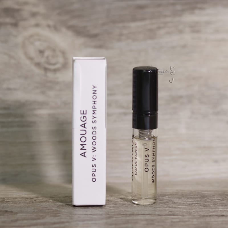 Amouage OPUS V Woods Symphony 2ml 0,06 oz parfumeprøve officiel parfumetester Amouage OPUS V Woods Symphony 2ml 0,06 oz parfumeprøve officiel parfumetester