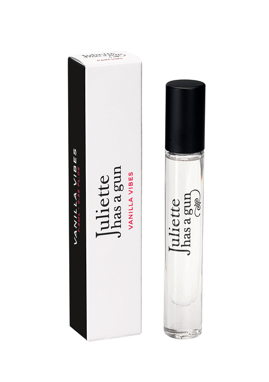 Juliette Has a Gun Vanilla Vibes 4ml 0,135 fl. oz. Officiel parfumeprøve, Juliette Has a Gun Vanilla Vibes 4ml 0,135 fl. oz. 液量オンス公式香水サンプル, Juliette Has a Gun Vanilla Vibes 4ml 0,135 fl. oz. официална парфюмна проба, Juliette Has a Gun Vanilla Vibes